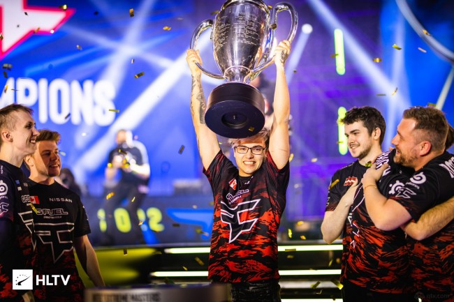 EDG加冕世界冠军，成为LPL第三个全球总决赛冠军