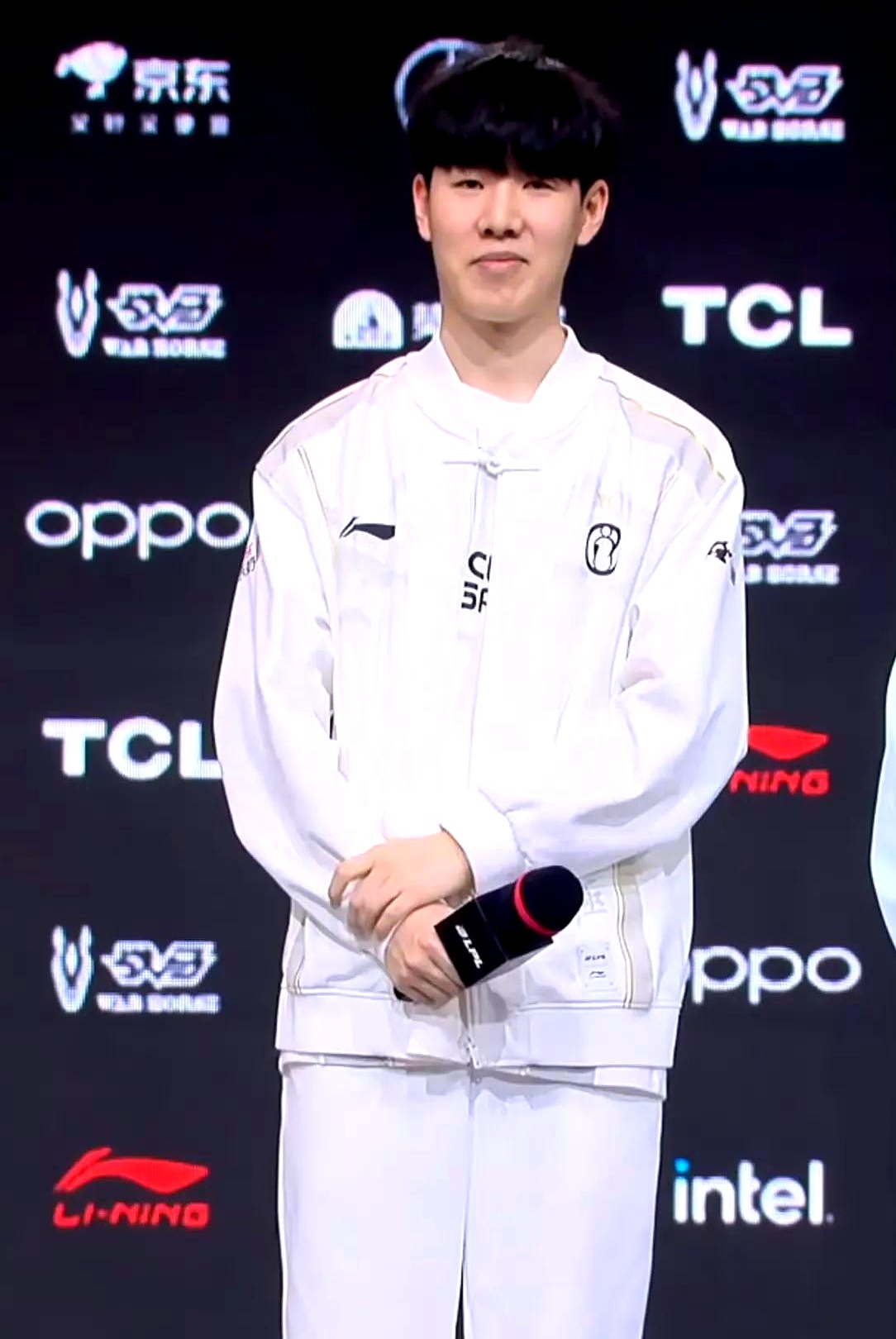 赛后群访Wayward谈被横扫：今天状态不好 团战打的也没有对面好